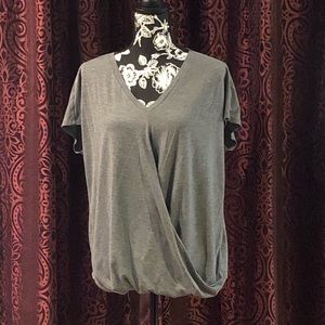 🌞 4/$25 Summer Sale 🌞 Great wrap-front tee